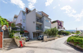 Amazing apartment in Podstrana with WiFi and 2 Bedrooms